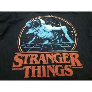 Netflix Stranger Things Demogorgon T Shirt Short Sleeve Black Graphic Print M‎